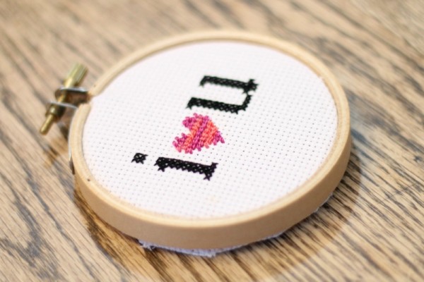 cross-stitch-I-heart-you