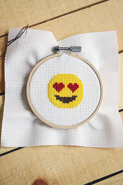 Heart eyes emoji cross stitch chart