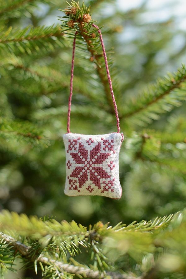 25 Days of Christmas Cross Stitch Freebies – Cross-Stitch